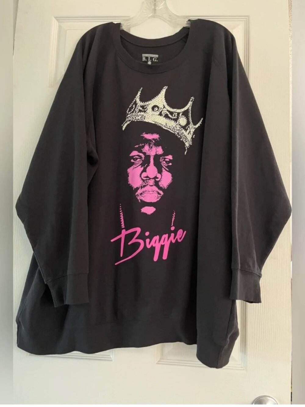 Biggie Graphic Crewneck Sweater in Black & Pink size 5x